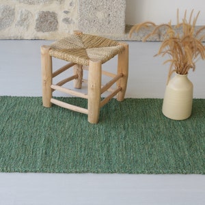 Small handwoven green rug, cotton rug bathroom rug, modern rug, bedroom rug, bohemian decor, sustainable rug, grön matta, tapis vert.