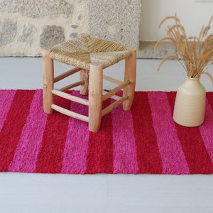 Medium red and pink rug, striped rug, bathroom rug, kitchen rug, bedroom rug, nursery decoration, entry rug, roter und rosa Teppich