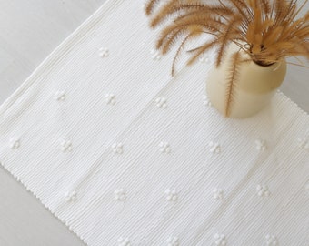 Petit tapis de perles blanches tissé à la main, tapis de bain, tapis de chevet, tapis pour enfants, tapis portugais, tapis géométrique, alfombra blanca, tapis blanc, weißer Teppich.