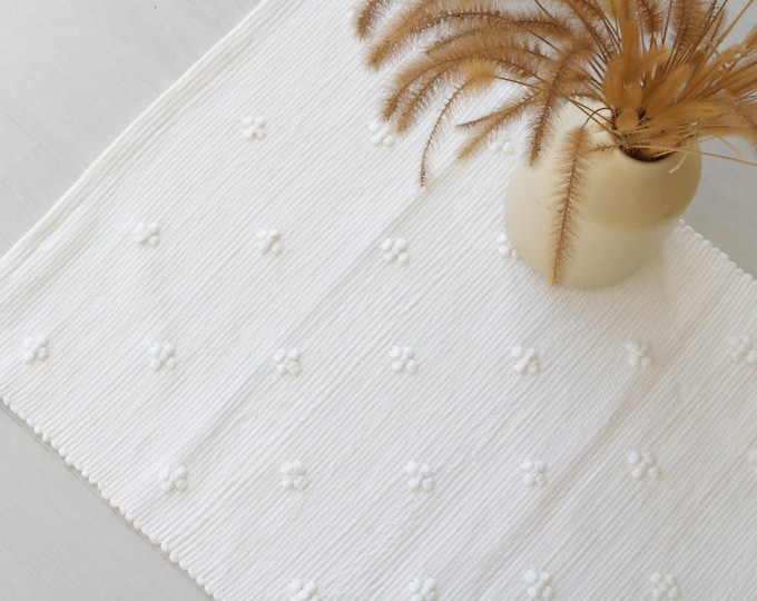 Small Handwoven White Pearl Rug, Bath Mat, Bedside Rug, Kids Rug