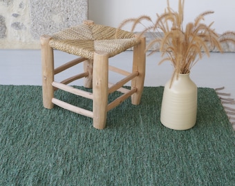 Medium handwoven green rug 100x150 cm bedroom rug, kids rug, Portuguese rug, unique thick rug, boho rug, tapis vert, grüner Teppich.