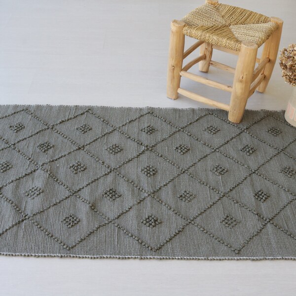 Medium handwoven rug, olive green rug, bathroom rug, rug with knots, gift for mom, kitchen rug, bedside rug, boho rug, geometric rug.