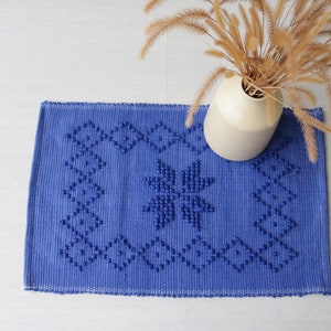 Mini tapis bleu tissé à la main, tapis de salle de bain, tapis de douche, tapis boho, mini tapis, tapis lavable en machine, tapis de bain, tapis bleu géométrique image 3