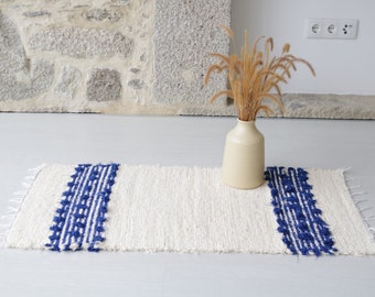 Petit tapis bleu et crème tissé à la main, tapis de salle de bain, tapis de chevet, tapis géométrique, tapis bohème tapis en coton noir, tapis rustique décoration bohème