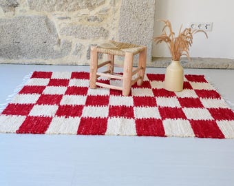 Medium red and cream rug 100x150 cm, checkered rug, bedroom rug, living room rug, nursery rug, unique rug, check rug, red rug