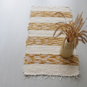 Petit tapis écru et jaune, tapis de salle de bain, tapis de douche, tapis de chevet, tapis de cuisine, gelber teppich, cadeau maman, déco bohème image 3