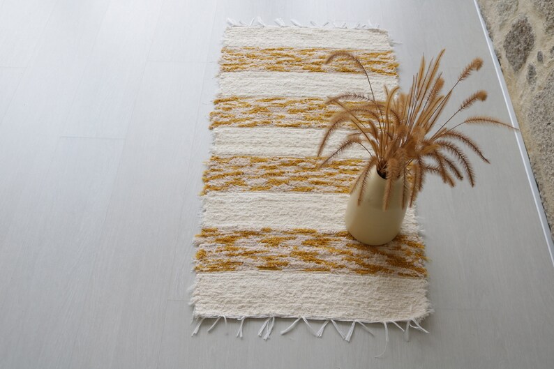 Petit tapis écru et jaune, tapis de salle de bain, tapis de douche, tapis de chevet, tapis de cuisine, gelber teppich, cadeau maman, déco bohème image 3