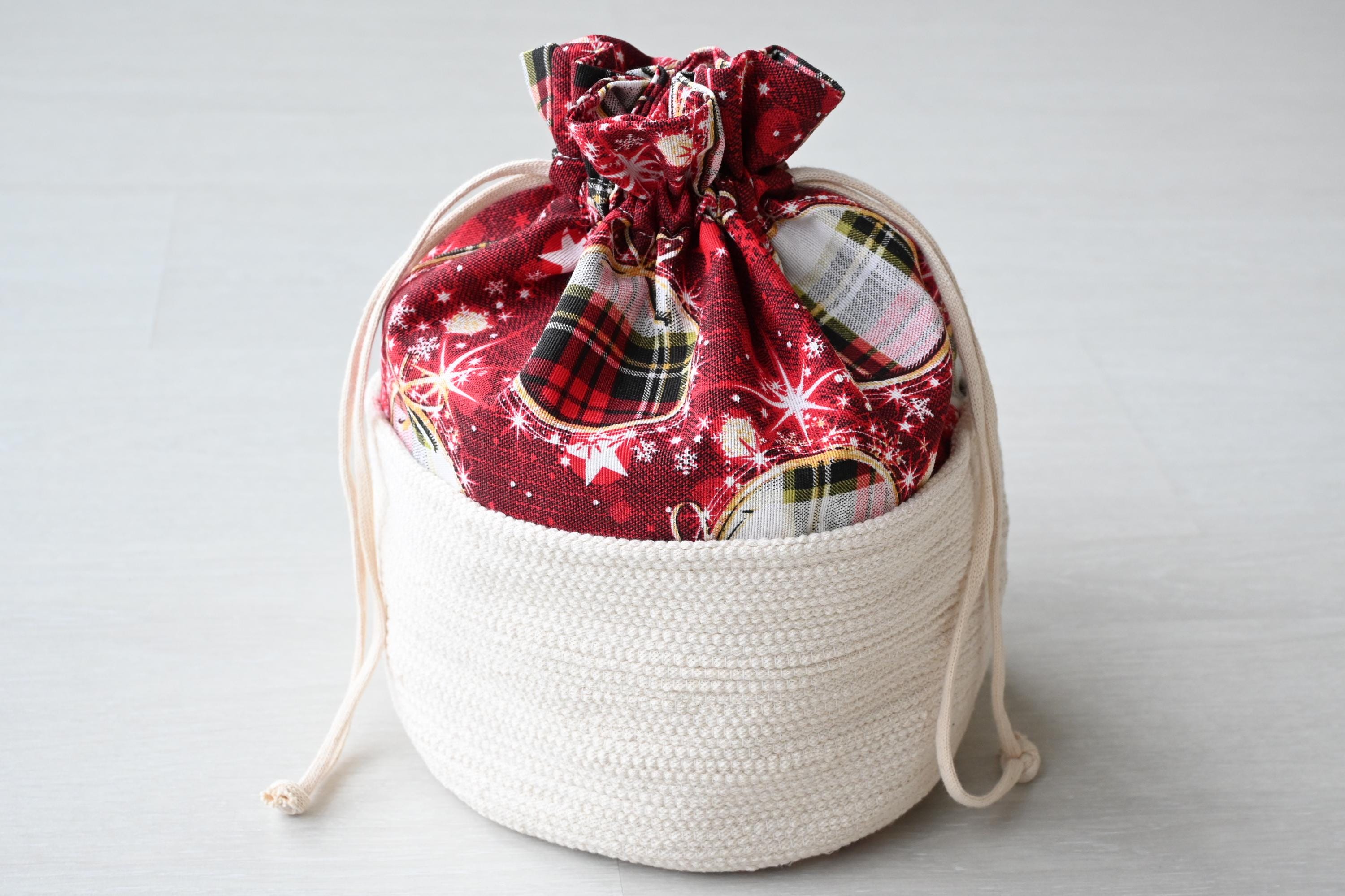 22 Christmas Table Centerpieces for a Festive Feast 13 Bread basket, Christmas dining table decor, bread bag, bag for…