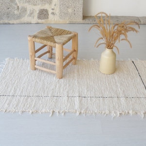 Alfombra mediana tejida a mano en color crema, alfombra abstracta de algodón, alfombra para dormitorio, alfombra para baño, alfombra para guardería, alfombra para niños, alfombra boho, alfombra suave, alfombra lavable a máquina.