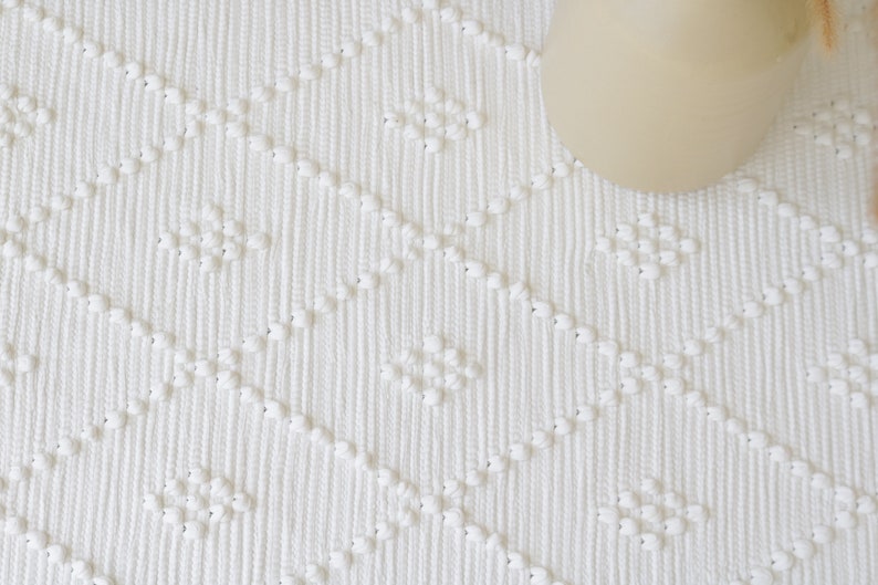 Pequeña alfombra perla blanca con algunas manchas amarillas, alfombra de baño, alfombra junto a la cama, alfombra para niños, alfombra portuguesa, alfombra geométrica, tapis blanc, weißer Teppich imagen 5