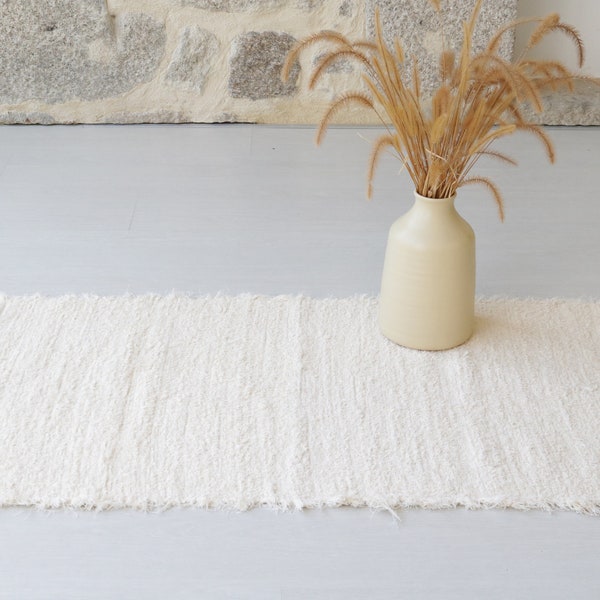 Small handwoven cream rug, cotton rug, bathroom rug, bath mat, bedside rug, rustic rug, kitchen rug, soft washable rug, bain rug