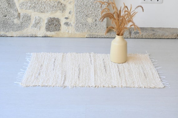 Small cream rug, beige rug, bedroom rug, soft cotton rug, bathroom rug, shower rug, contemporary rug, handmade rug, tapis beige