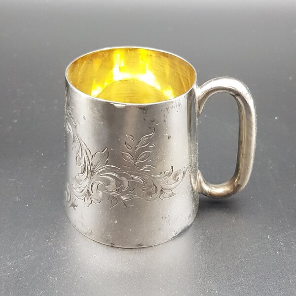 Very sweet little EPNS childs christening mug with gold gilt inside hallmarked JS&S EPNS - John Sherwood