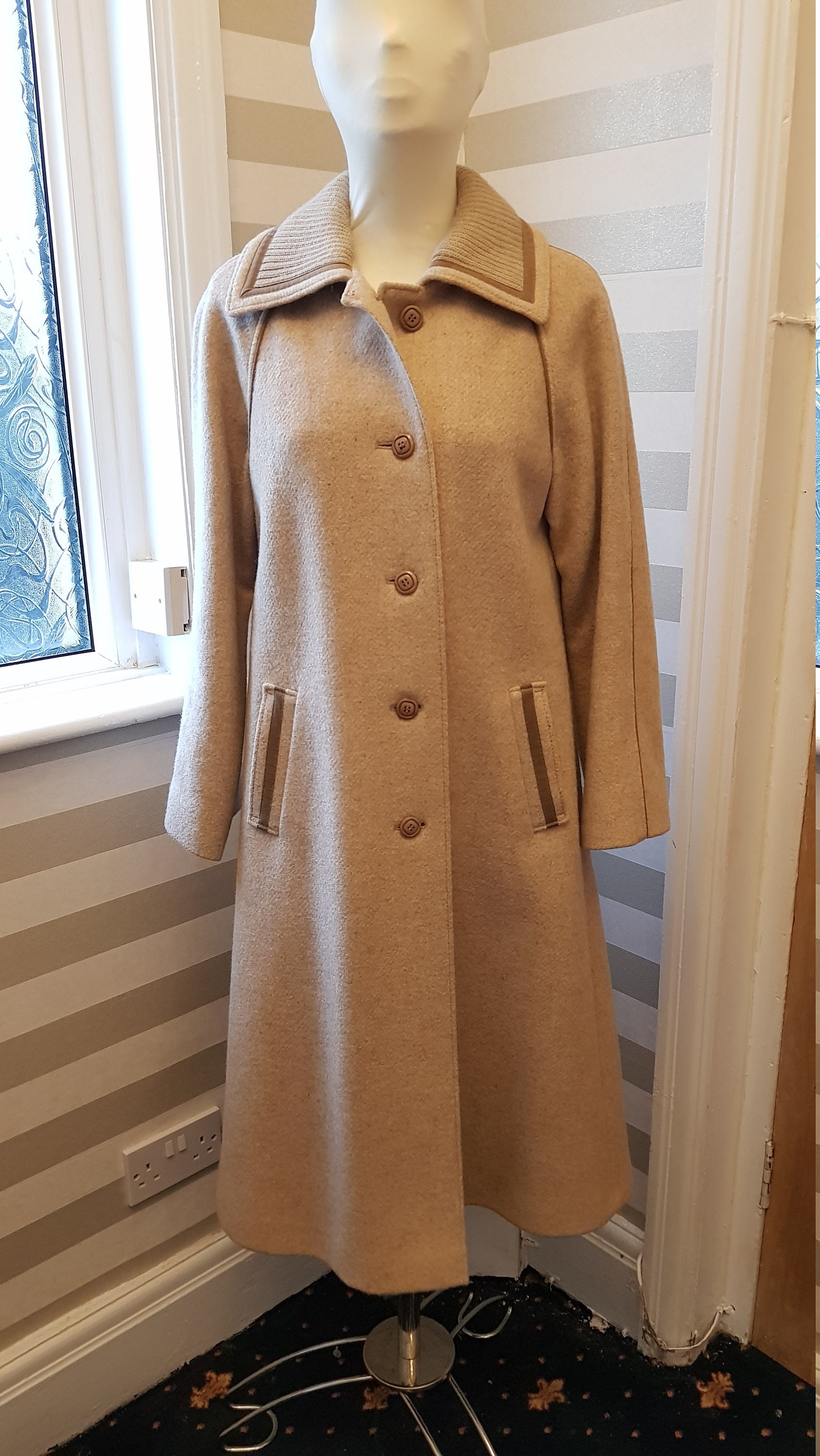 Image of Vintage Wool Coat Size  Long