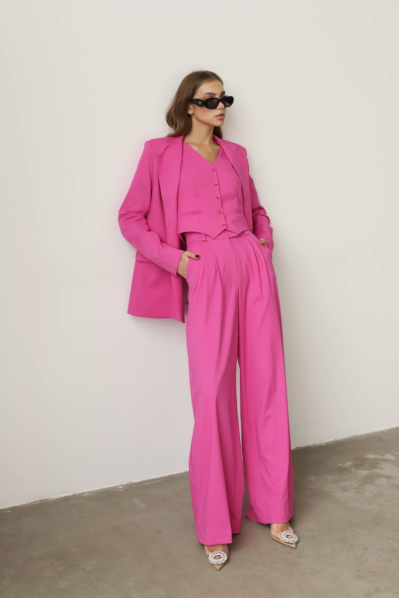 Costume fuchsia, Tailleur-pantalon pour femme, Ensemble tailleur pantalon, Costume de travail, Costume de bal de promo, Mariage, Dîner de répétition générale, Vêtements de cérémonie, Pantalon palazzo image 6