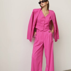 Costume fuchsia, Tailleur-pantalon pour femme, Ensemble tailleur pantalon, Costume de travail, Costume de bal de promo, Mariage, Dîner de répétition générale, Vêtements de cérémonie, Pantalon palazzo image 2