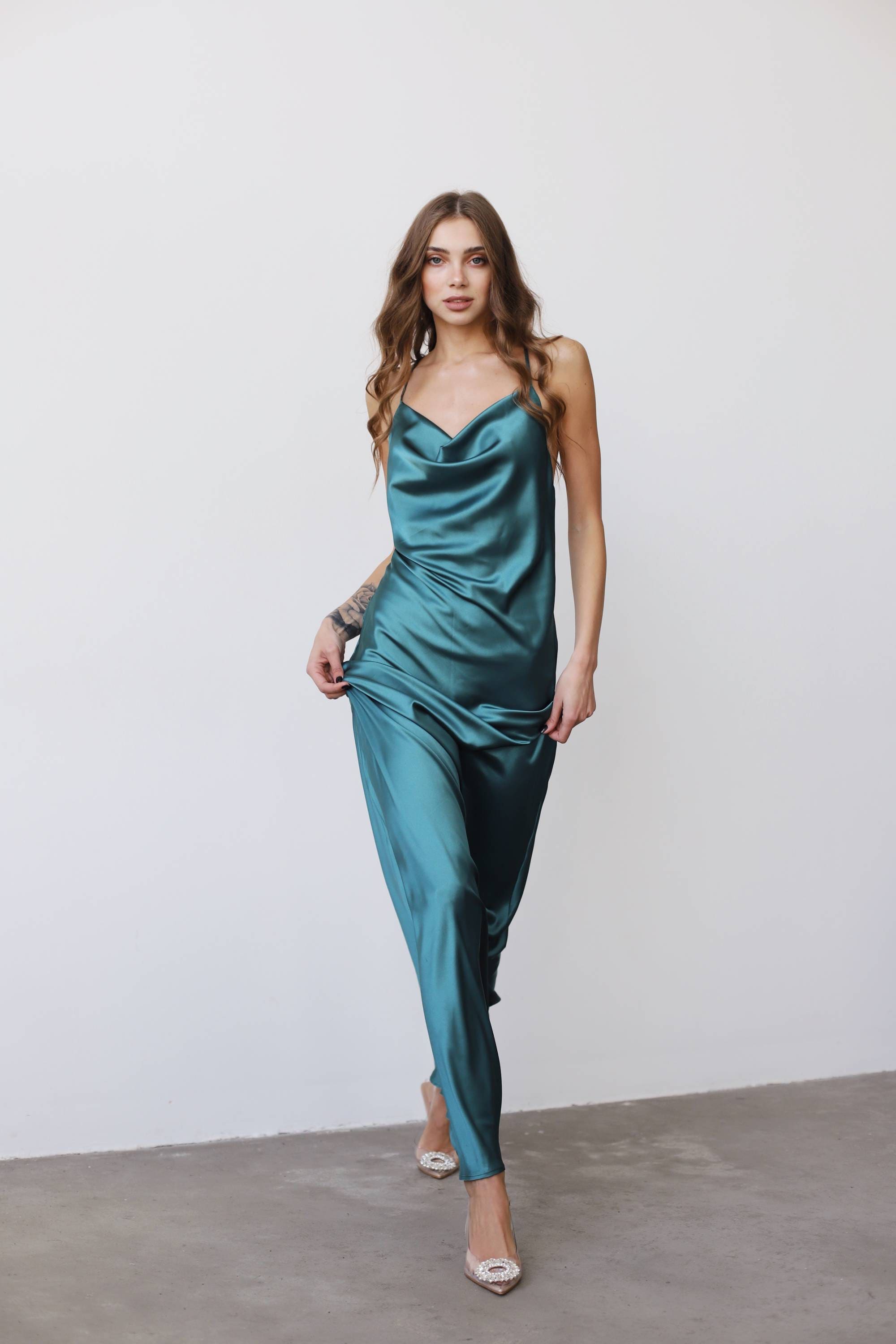 michie maxi dress in emerald green Maiah Emerald Green Sequin Maxi Dress - US 18