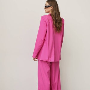 Costume fuchsia, Tailleur-pantalon pour femme, Ensemble tailleur pantalon, Costume de travail, Costume de bal de promo, Mariage, Dîner de répétition générale, Vêtements de cérémonie, Pantalon palazzo image 3