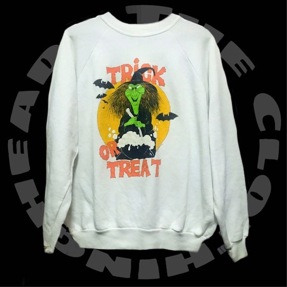 Vintage Halloween Witch Sweatshirt Graphic /Vintag