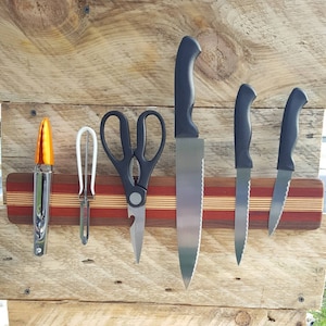 magnetic knife holder, walnut, sapelli, cabinet grade plywood, wall mounted magnetic knife holder, magnetic knife holder, home gifts
