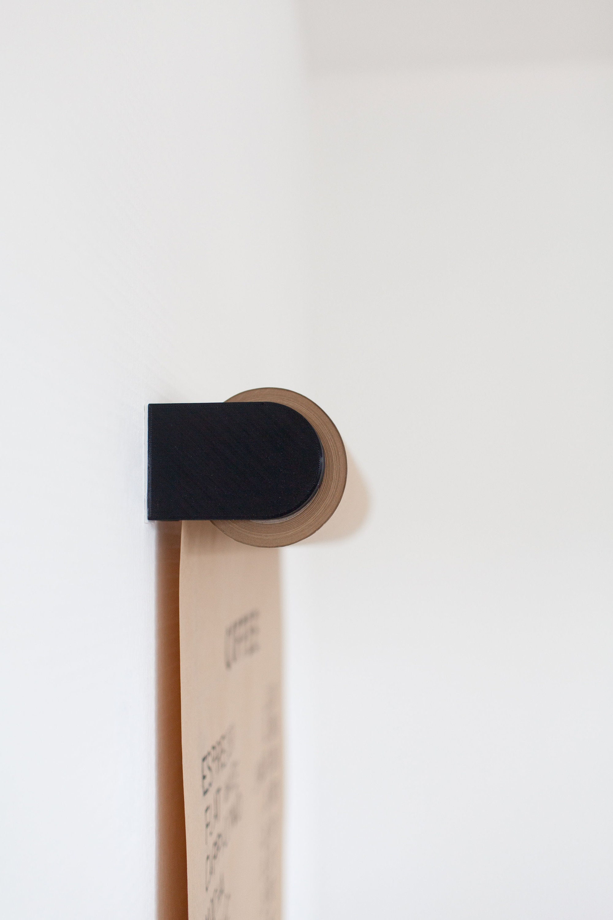 Wall Mounted Studio Paper Roller , Kraft Paper Dispenser , Menu Planner
