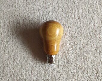 Englische Eibenholz Glühbirne | Bürodeko | Schreibtisch dekor | Wohnzimmer Deko | Handgemachtes Geschenk aus Holz