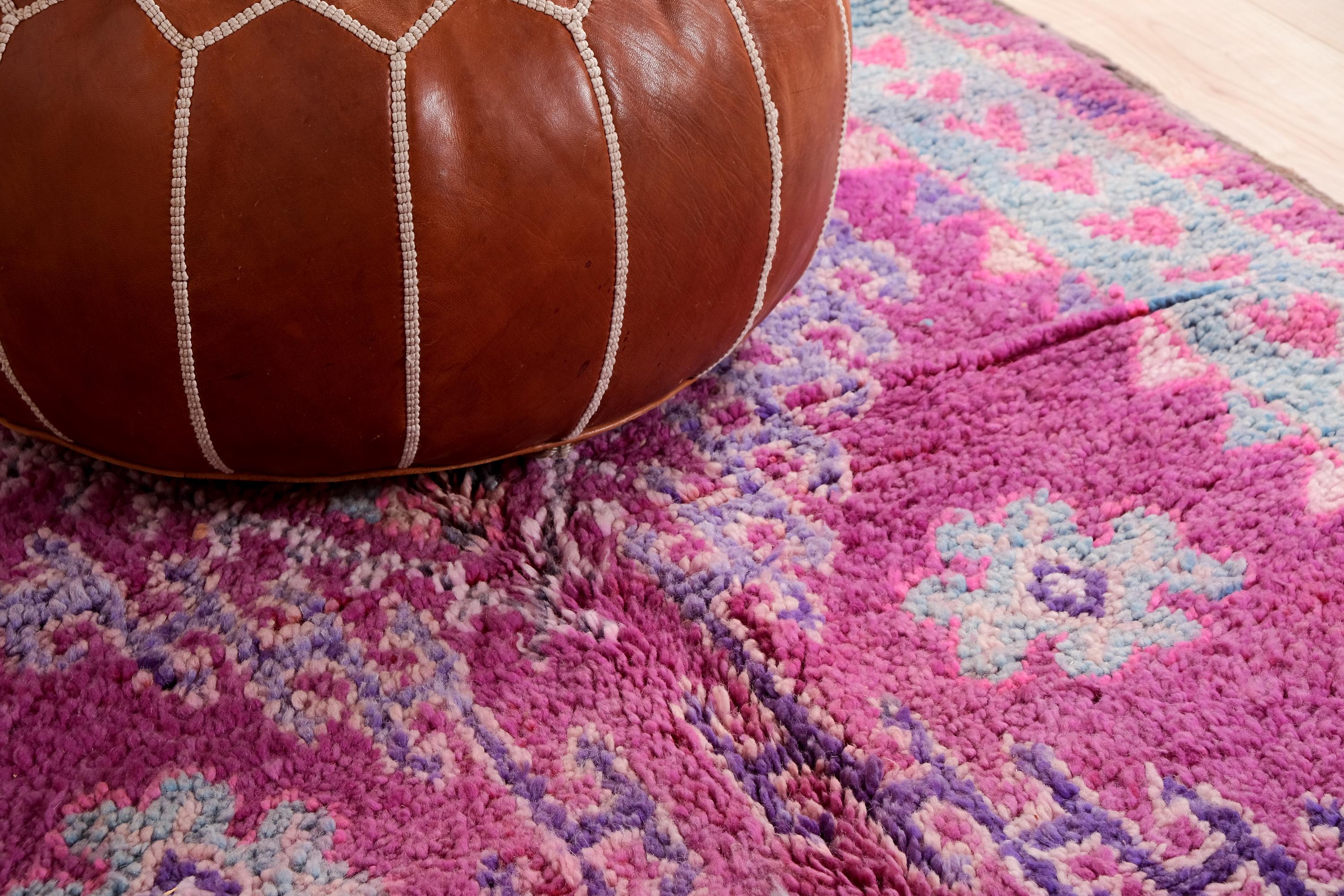 ヴィンテージ モロッコ ラグ、パープル ブジャード ラグ 4 x 11