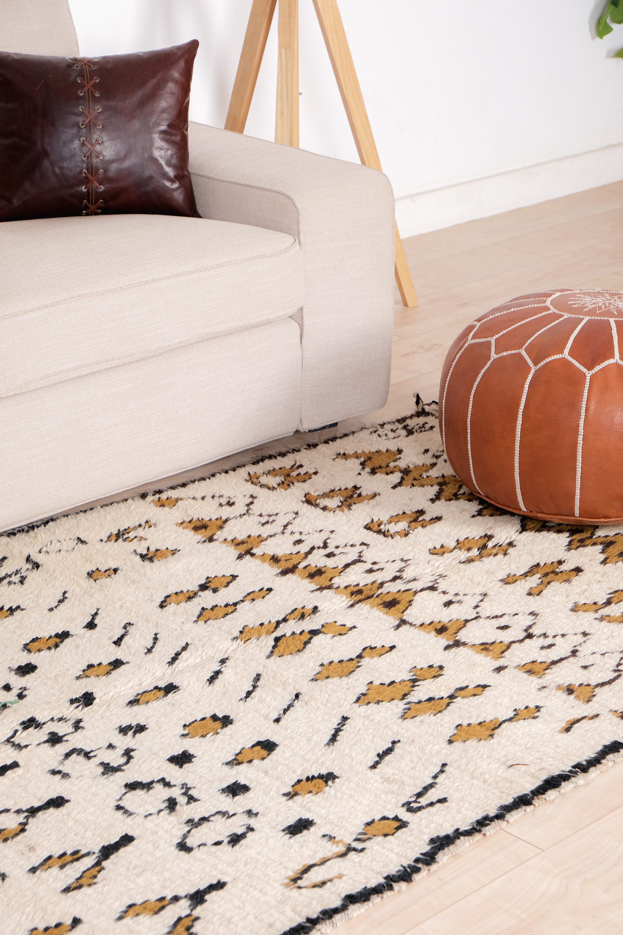 ヴィンテージ Azilal ラグ、ベージュ & クリーム モロッコ ラグ 4 x 7