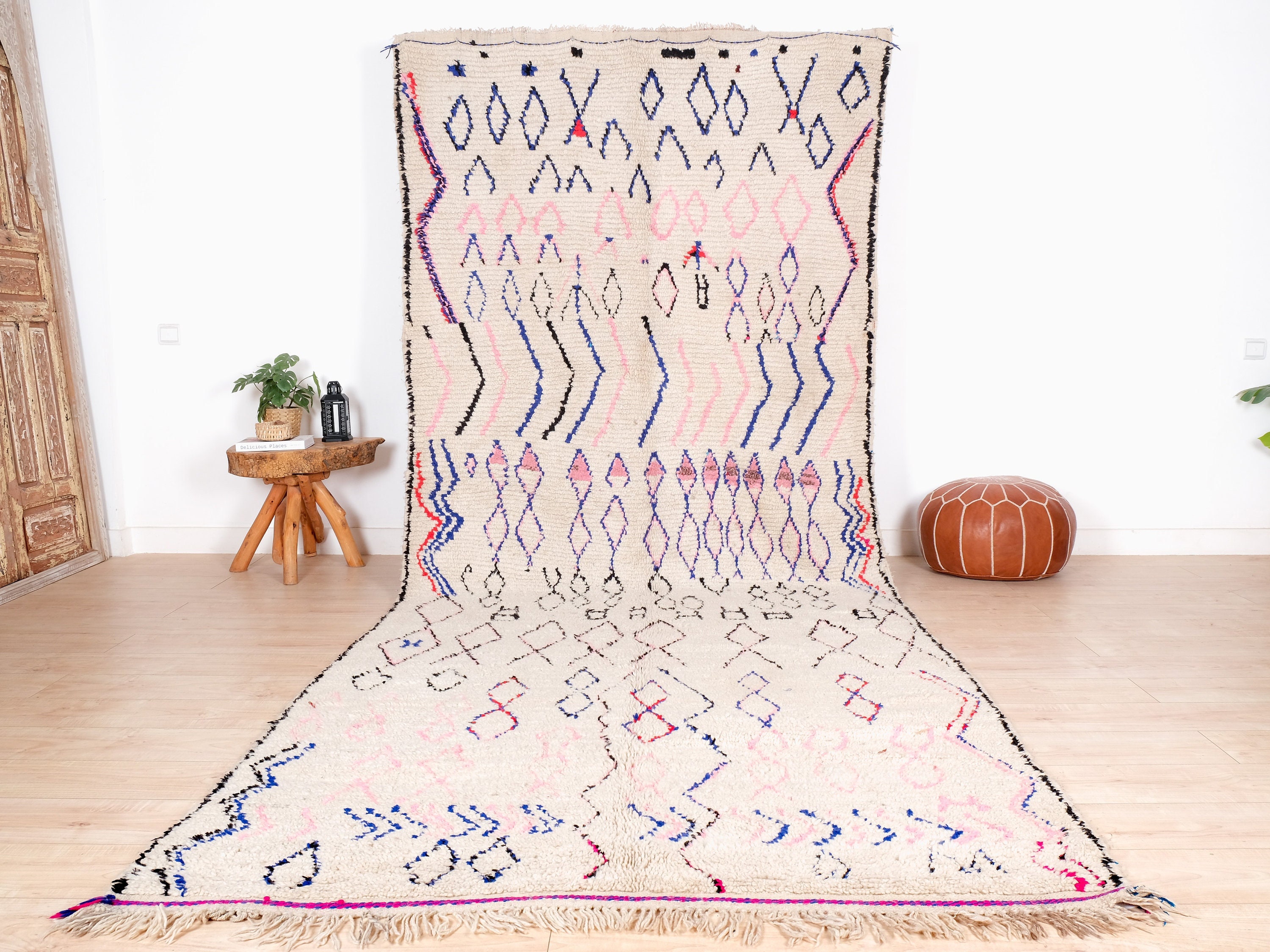 ヴィンテージモロッコラグ、本物のピンクアジラルラグ 6 x 13フィート