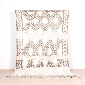 Vintage Beni Ourain Rug, Authentic Moroccan Rug 6x9 ft