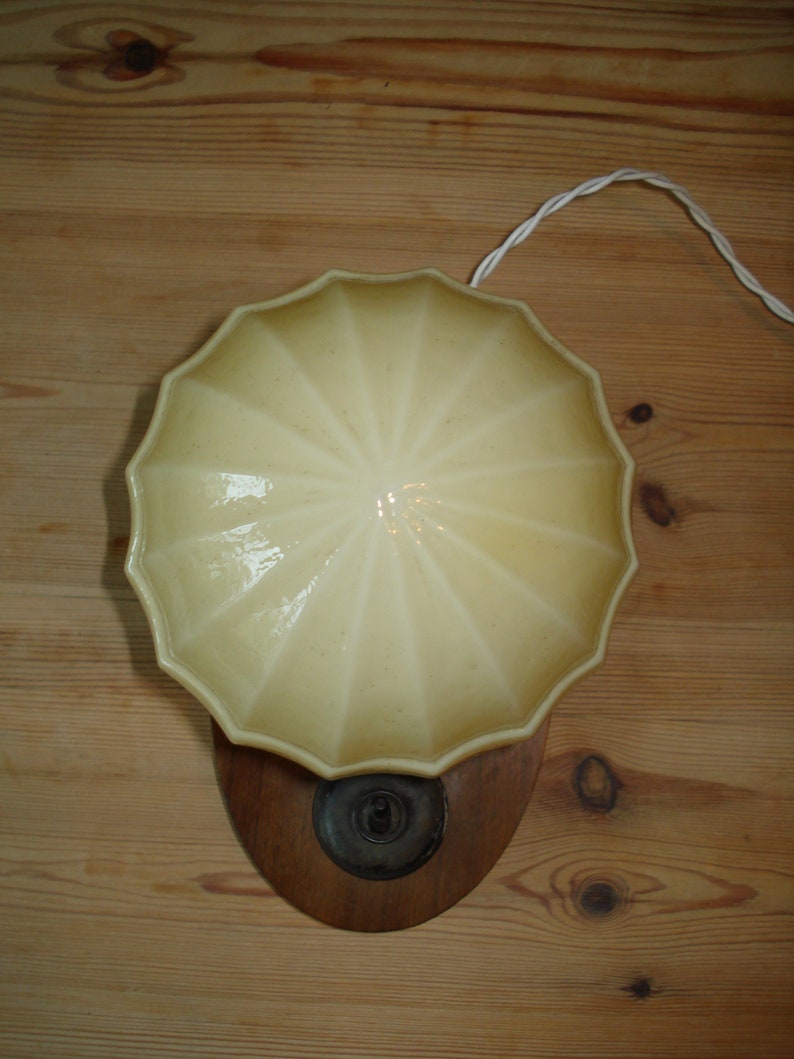 Art Deco 1930s Vintage Glass Cream Yellow Lamp