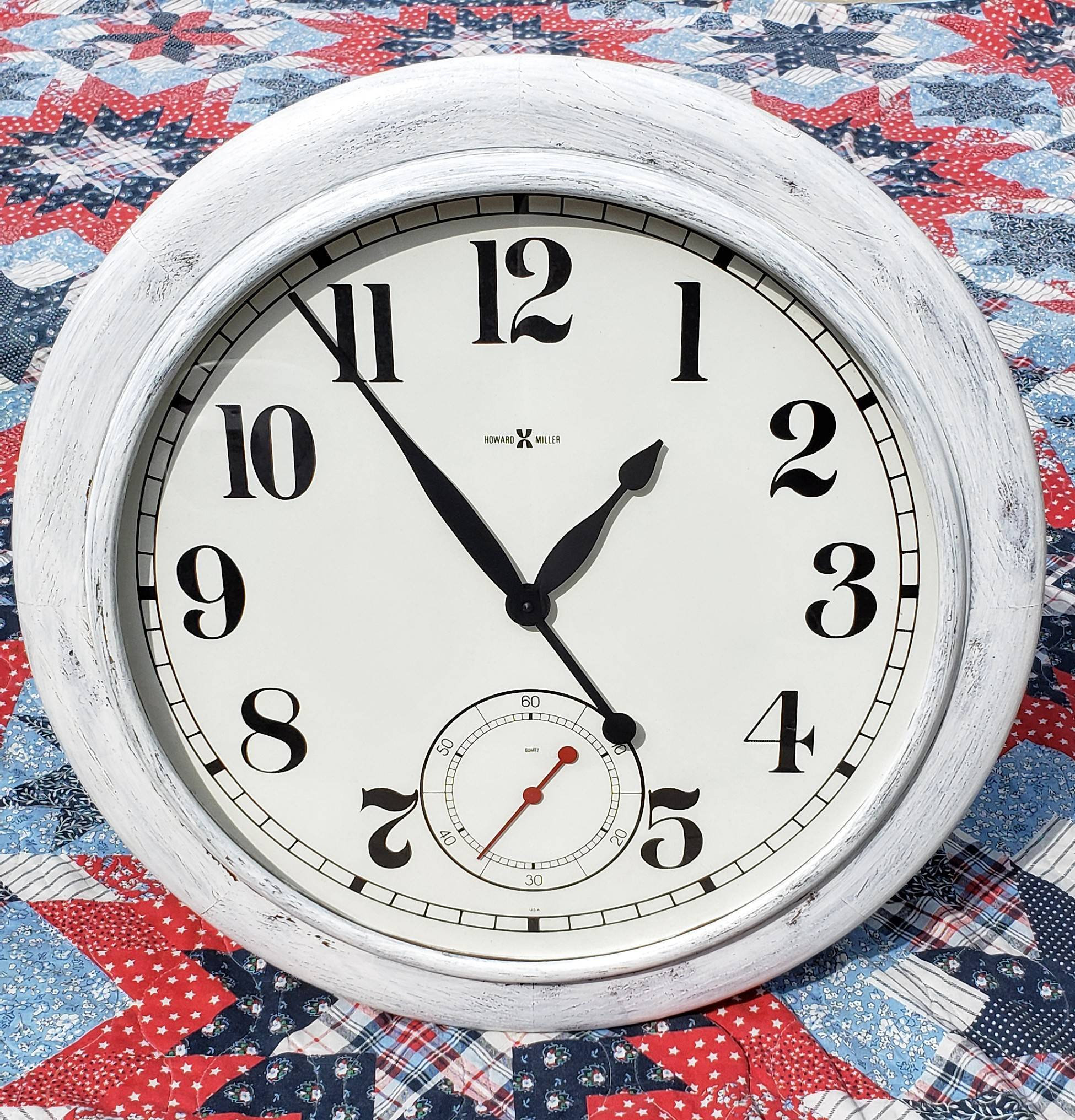 Vintage Howard Miller Magnifique Wall Clock Oversized Clock. Very