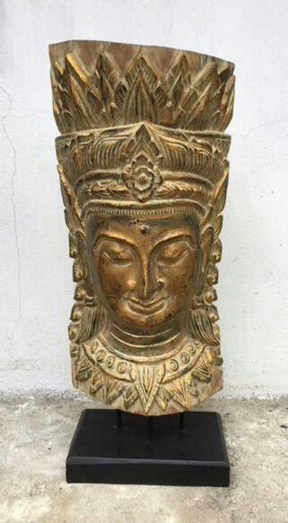 手彫りのクメール・アプサラ女神像 – タイ産チーク材の寺院彫刻 手彫りのクメール・アプサラ女神像 – タイ産チーク材の寺院彫刻