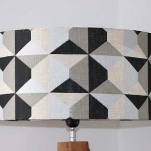 Paralume nero geometrico