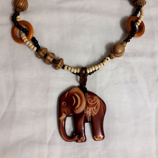 Grand pendentif éléphant en bois Collier boho en bois brun Bijoux ethniques indiens Collier de charme Hippie Protection Yoga Bijoux safary Arfican