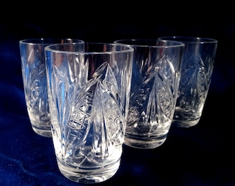 Set di 4 bicchieri da shot per vodka in cristallo al piombo, bicchieri da liquore intagliati vintage cechi, stoviglie retrò, decorazioni per caverne maschili, articoli da bar di lusso, regalo di San Valentino