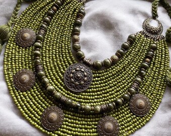 Collar ucraniano de cuentas de vidrio verde, bisutería étnica popular