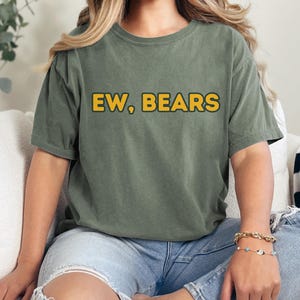 Comfort Colors Packers-skjorta | Rolig rivalitets-t-shirt med texten "Ej, björnar" | Gåva för Green Bay-fotbollsfans | Matchdagströja med baklucka