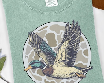 Comfort Colors Duck Hunting Shirt | Camo Duck Graphic Tee | Outdoor Hunting T-Shirt for Men Women Hunters | Waterfowl Shirt