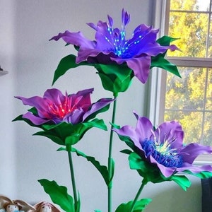 Giant self-standing flowers with light / Larger Flower / Giant Flower / Decor / Props for photo shoot / Baby Shower / Birthday/ Wizard of Oz