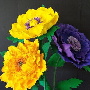 Giant self-standing flowers