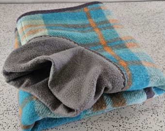 Cuadros en turquesa y naranja... abrigo de invierno para un whippet M en manta de lana vintage y forro polar.