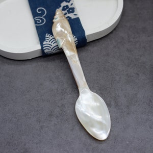 Mother of Pearl Caviar Spoon, Caviar Spoon with Seashell Handle, Shell Utensil Oyster Caviar Spoon, Black Caviar Set, Sugar Coffee Scoop