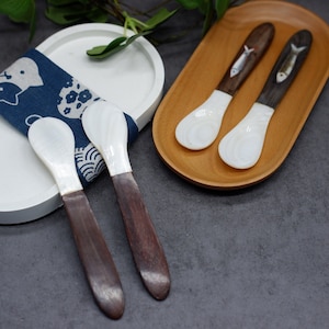 Handmade Mother of Pearl Caviar Spoon, Personalized Caviar Spoon with Wooden Handle, Black Caviar Spoon, Golden Oyster Caviar Spoon