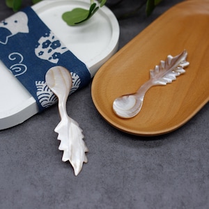 Handmade Mother of Pearl Caviar Spoon, Caviar Spoon with Leaf Handle, Shell Utensil Oyster Caviar Spoon, Black Caviar Set, Gift for Mom