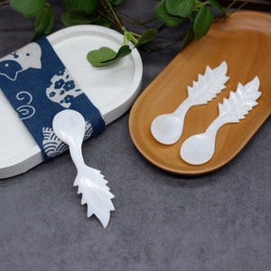 Handmade Mother of Pearl Caviar Spoon, Caviar Spoon with Leaf Handle, Shell Utensil Oyster Caviar Spoon, Black Caviar Set,Luxury Shell Spoon