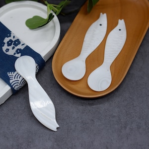 Handmade Mother of Pearl Caviar Spoon, Caviar Spoon with Cute Fish Handle, Shell Utensil Oyster Caviar Spoon, Black Caviar Set, Gift for Mom