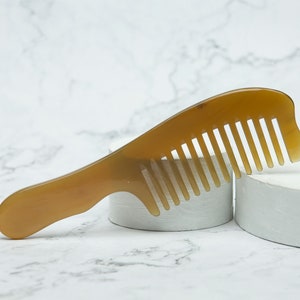Natural Buffalo Horn Comb - Horn Hair Comb  - Handmade Comb Size 19cm Massage Comb Natural Buffalo Horn Comb assage Your Hair Anti Electric