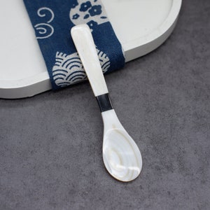 Handmade Mother of Pearl Caviar Spoon, Shell Utensil Oyster Caviar Spoon, Sugar Coffee Scoop, Black Caviar Set for Home Decor, Gift for Mom