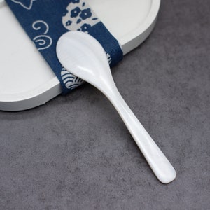 Handmade Mother of Pearl Caviar Spoon, Shell Utensil, Black Caviar Spoon, Golden Oyster Caviar Spoon, , Shell Spoon for Home Decor for Mom
